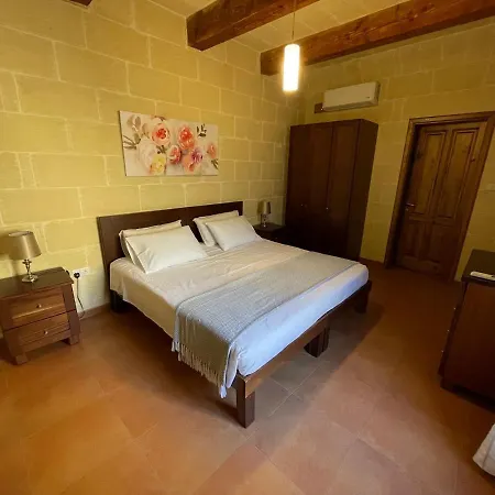Gilju Bed & Breakfast Xagħra
